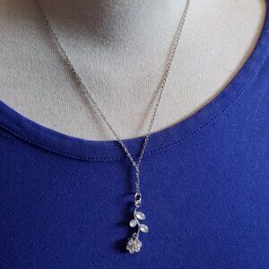 18IN Silver Tone Flower Rhinestone Pendant Necklace